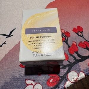 Fenty Beauty Plush Puddin' Skincare Mask - Gold and White